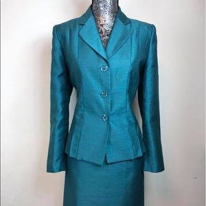 Le Suit Petite Emerald Green Silk-look Suit 10 P